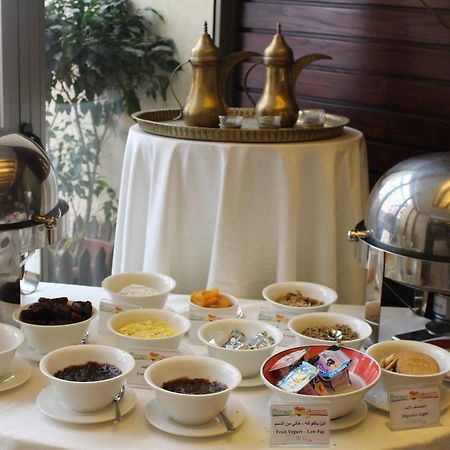 Coral Beirut Al Hamra Hotel Екстериор снимка