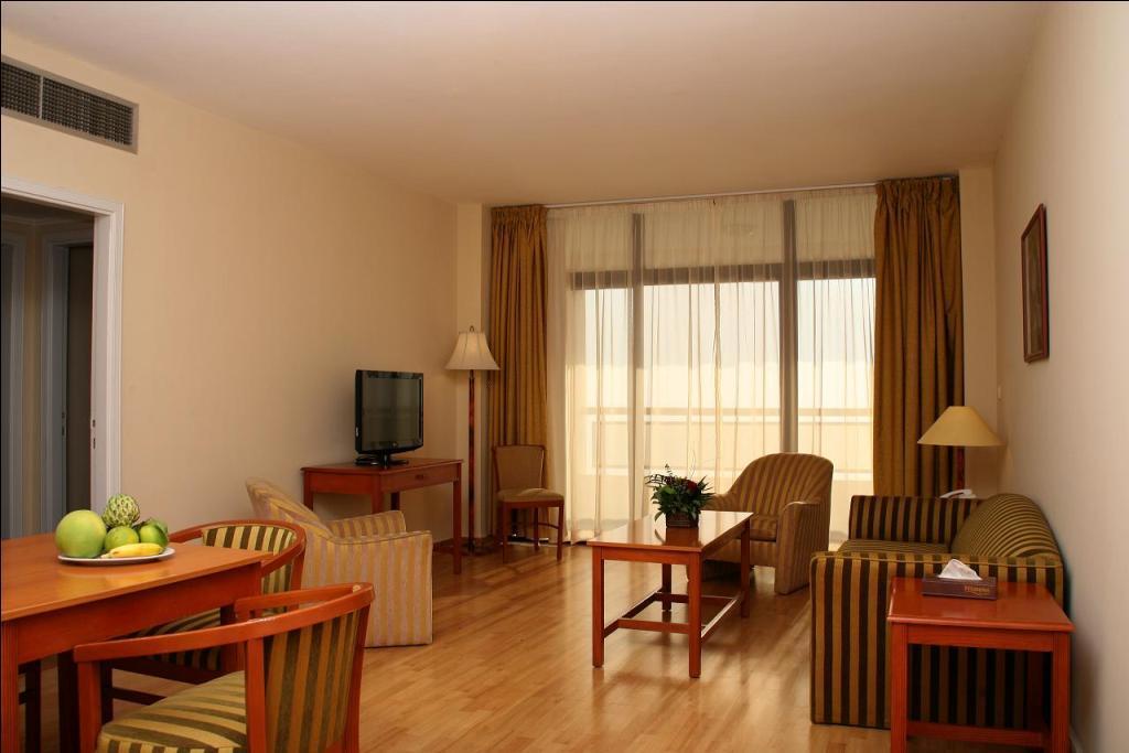 Coral Beirut Al Hamra Hotel Екстериор снимка