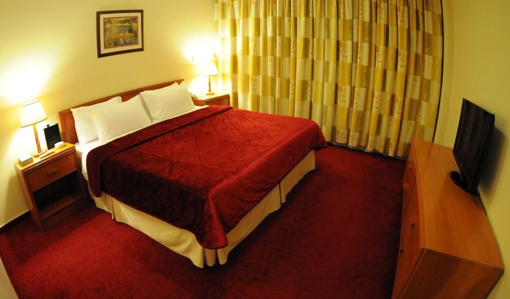 Coral Beirut Al Hamra Hotel Екстериор снимка