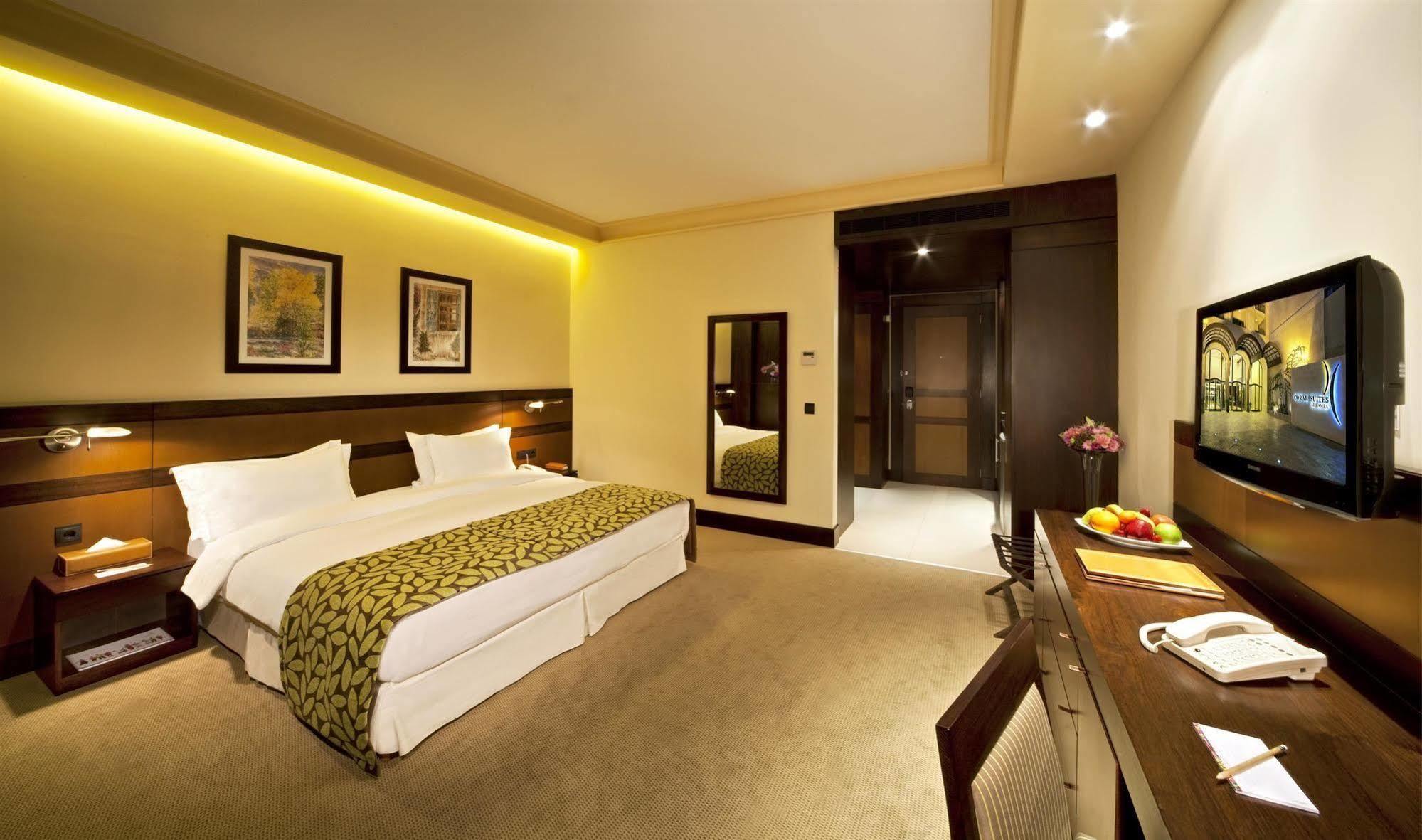 Coral Beirut Al Hamra Hotel Стая снимка